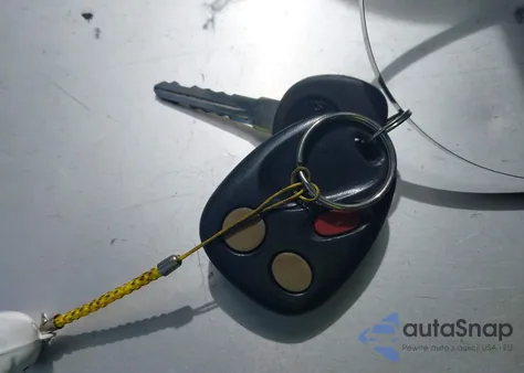 2001 Chevrolet Silverado 1500 Ls z USA, uszkodzony, nr VIN 2GCEC19V311401761